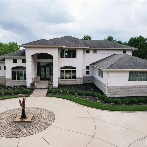 ABSOLUTELY BREATHTAKING HOME