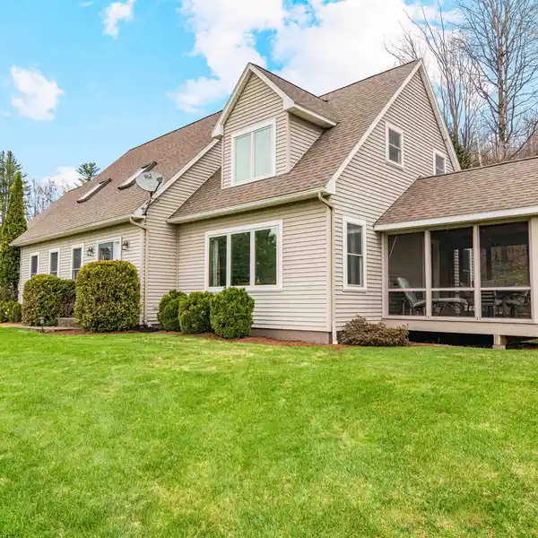 METICULOUSLY MAINTAINED STOWE RESIDENCE