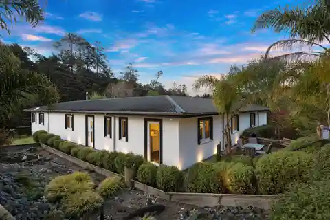 Unique Private Escape