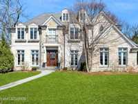 SPACIOUS SIX BEDROOM HOME