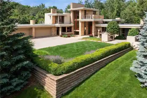 Artful Luxury Home in a Green Setting