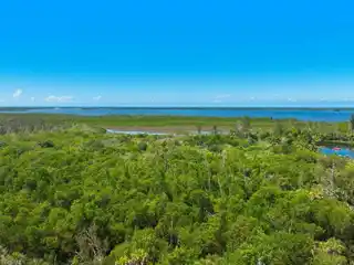 Beautifully Maintained Penthouse with Panoramic Views