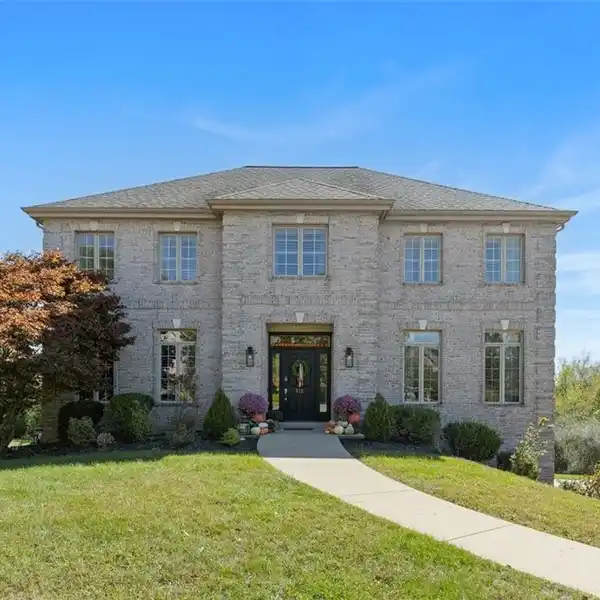 STUNNING HOME ON A QUIET CUL-DE-SAC