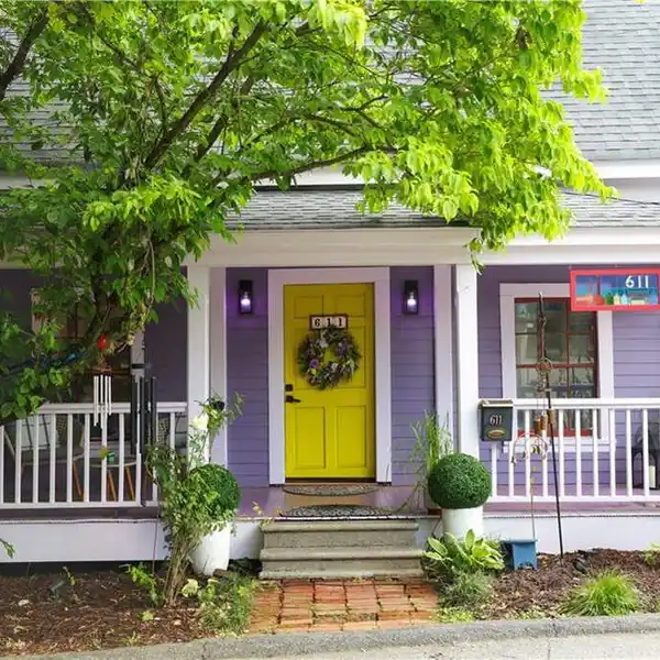 RENOVATED BUNGALOW IN CABBAGETOWN