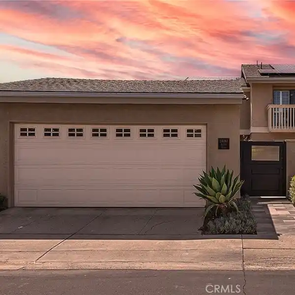 BRIGHT AND SPACIOUS LAKE PARK HOME
