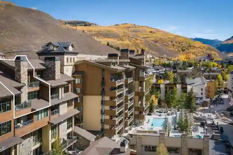 Exceptional Condominium Blending Luxury and Convenience