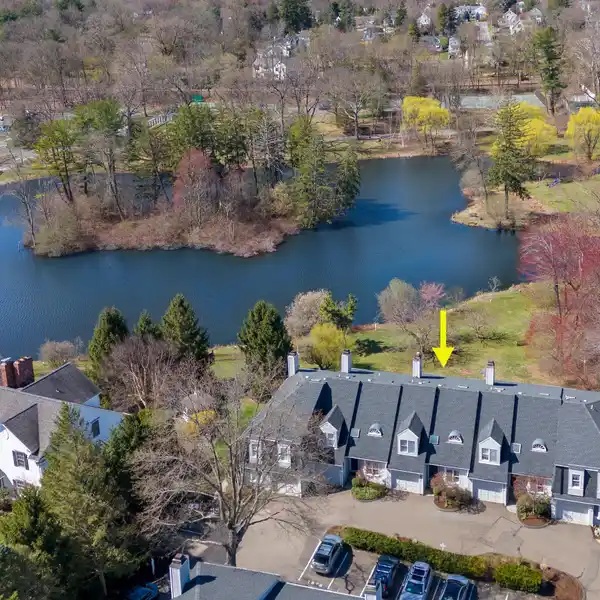 SPECIAL HOME OVERLOOKING MEAD PARK POND