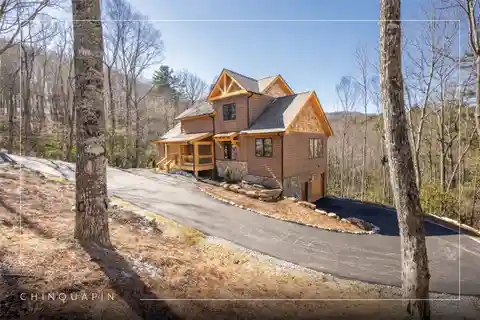 Spacious and Tranquil Home in Chinquapin