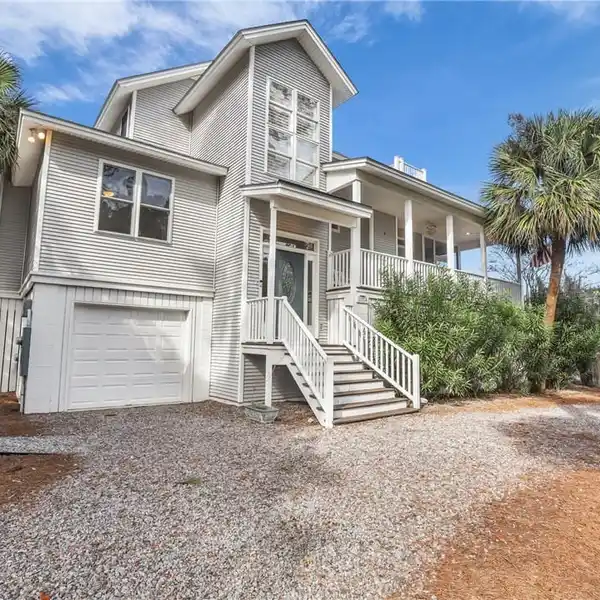 RESORT STYLE LIVING ON TYBEE ISLAND