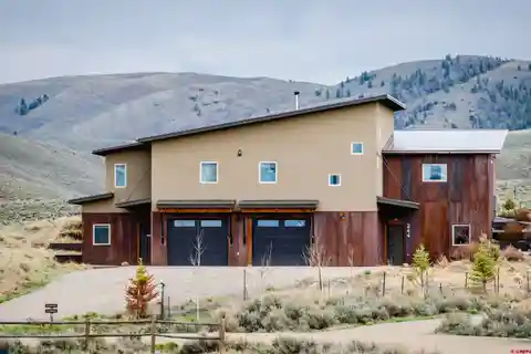 Stylish Home with Stunning Mountain Views