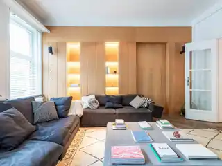 Superb Art-deco Style Flat