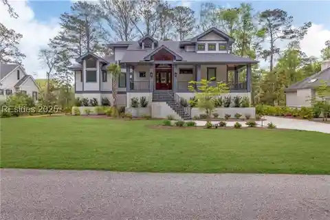 Newer Construction in an Oasis-like Setting