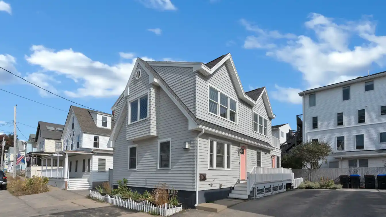 Charming Beach Cottage