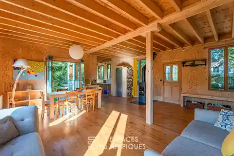 Architect-Inspired Home Combining Comfort and Nature