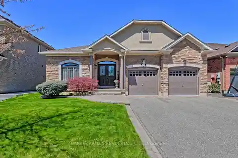 Custom Bungalow with Luxurious Open Concept