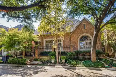 Elegant Home, Stellar Location