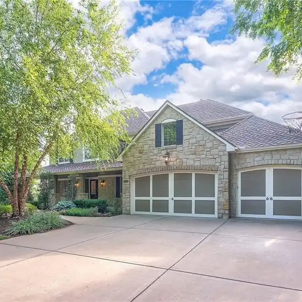 SLICE OF PARADISE IN COLTON LAKES