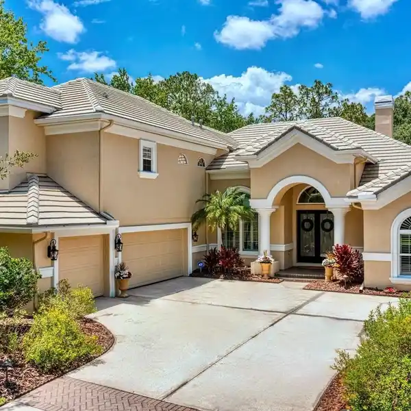 A SHOWCASE ESTATE WITH SWEEPING CONSERVATION VIEWS