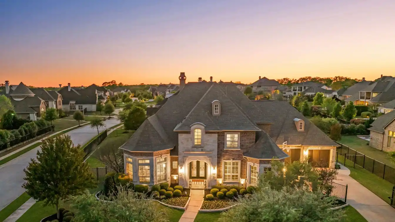 Luxurious Executive Home in Shady Oaks