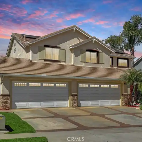 RESIDENCE OFFERING AN ARRAY OF SOUGHT-AFTER FEATURES