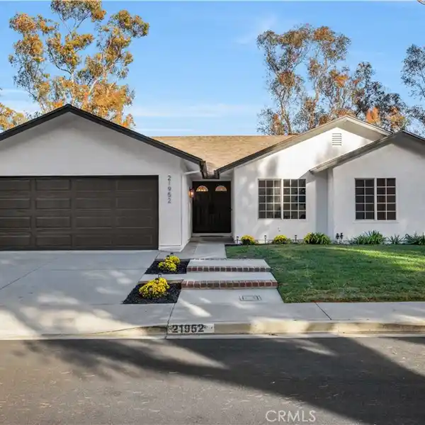 GOURMET KITCHEN AND SPA-INSPIRED PRIMARY SUITE