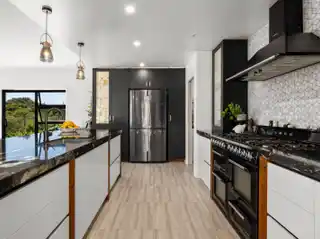 Modern Elegance on Native Bush Sanctuary