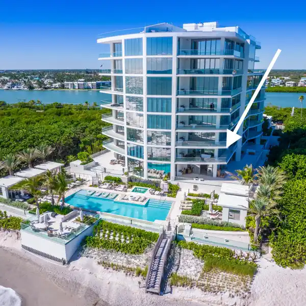 LUXURIOUS DESIGNER RESIDENCE AT THE PRESTIGIOUS SEAGLASS CONDOMINIUM