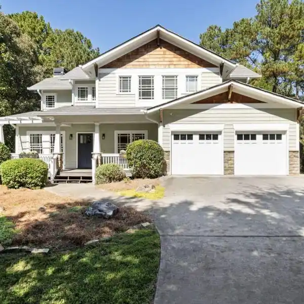 BEAUTIFULLY CRAFTED CUSTOM HOME