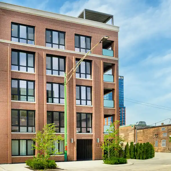 BOUTIQUE CONDO WITH PRIVATE ELEVATOR & TERRACES