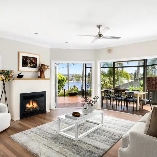 COASTAL HAVEN WITH LAGOON VIEWS AND LUXE DESIGN