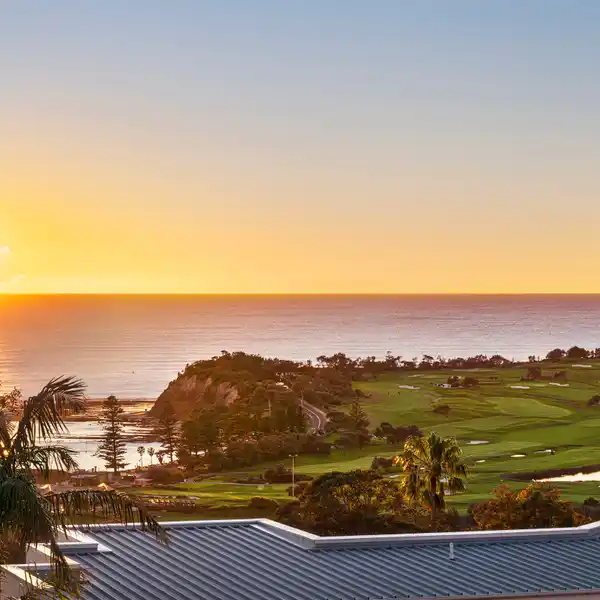 GRAND RESIDENCE WITH UNINTERRUPTED VIEWS