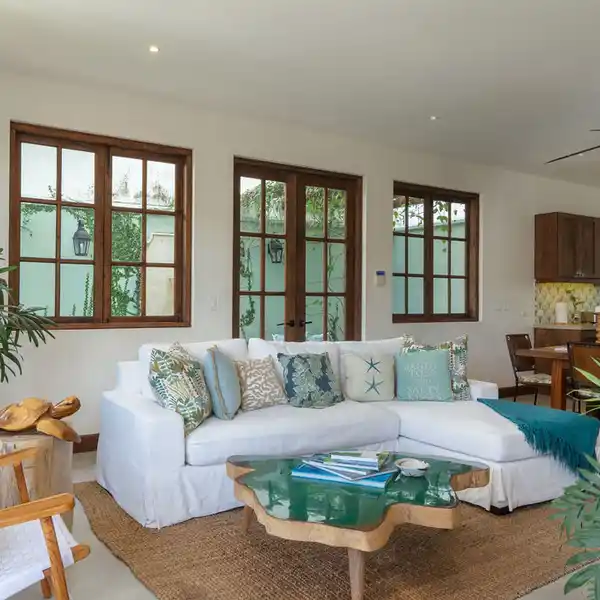 IMPECCABLE HOME IN LAS CATALINAS