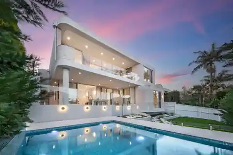 Sculptural Waterfront Masterpiece of Timeless Elegance