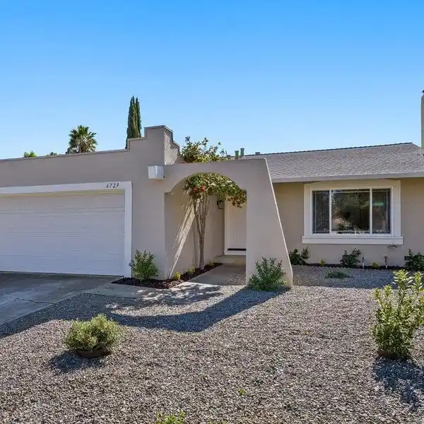 BEAUTIFULLY UPDATED SINGLE-LEVEL HOME IN SANTA TERESA