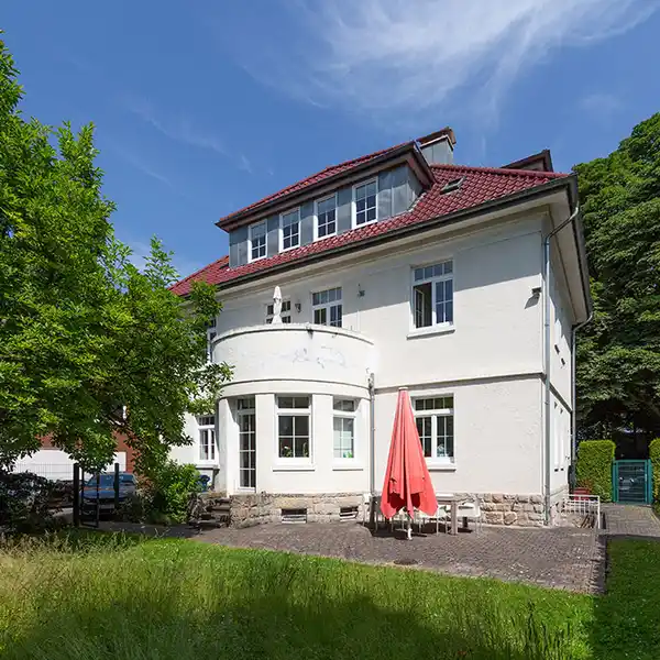 REPRESENTATIVE ART NOUVEAU VILLA IN A PRIME LOCATION IN THE DO GARDEN CITY