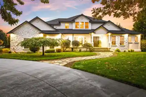 Luxurious Two-Acre Private Estate in Coveted Foxtail