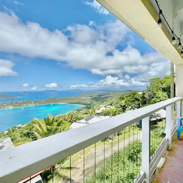 SPACIOUS HOME WITH BREATHTAKING PANORAMIC VIEWS