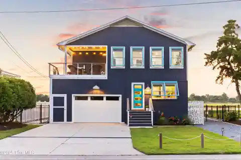 Classic Top-To-Bottom Duplex