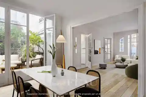 Four-story Residence on a Private Street