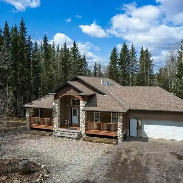 CUSTOM WALKOUT BUNGALOW ON FIVE ACRES
