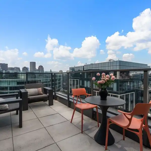 EXCEPTIONAL PENTHOUSE IN SEAPORT