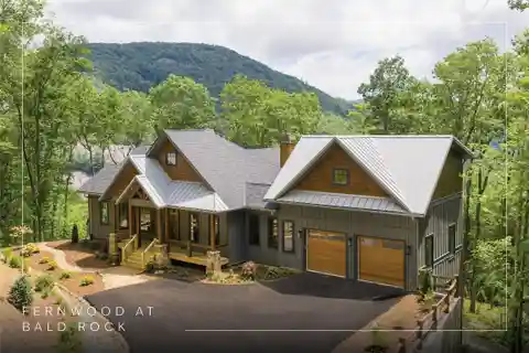 Stylish and Comfortable Mountain Retreat
