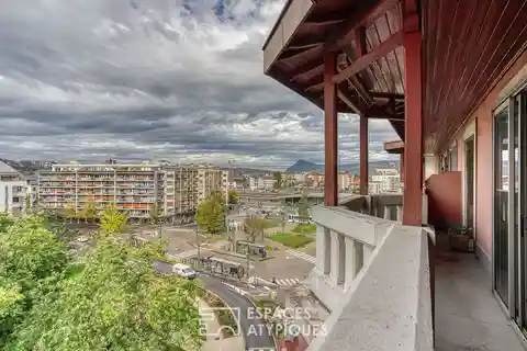 Character Apartment with Independent Studio
