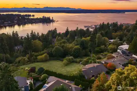 Rare Opportunity in the Heart of Houghton