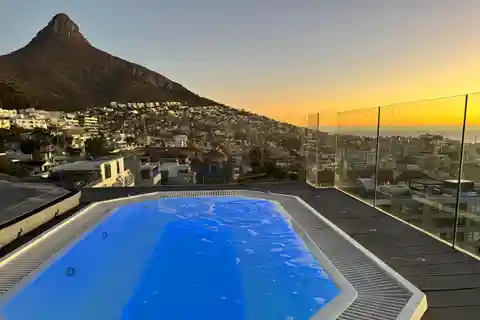 Luxury Penthouse with Rooftop Terrace