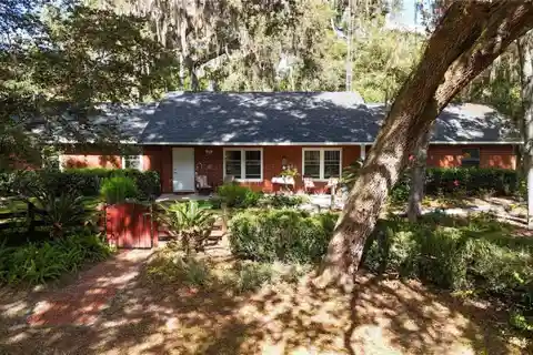Stylish Home with Walk-In Pantry and Office