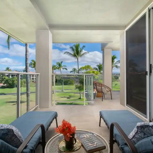 BEAUTIFULLY MAINTAINED AND FULLY FURNISHED VISTA WAIKOLOA CONDO
