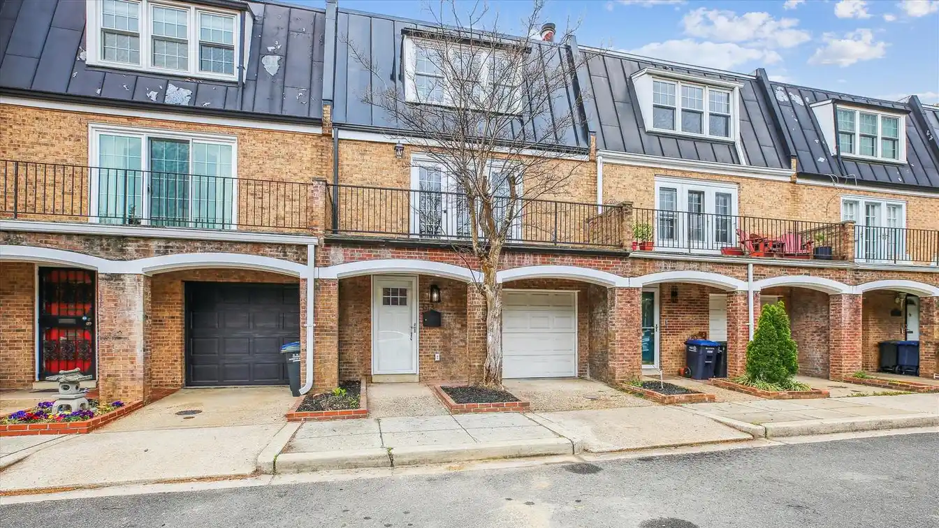 Beautifully Renovated Brick Townhome