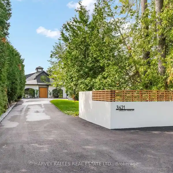 RARE ARCHITECTURAL LUXURY WATERFRONT RESIDENCE