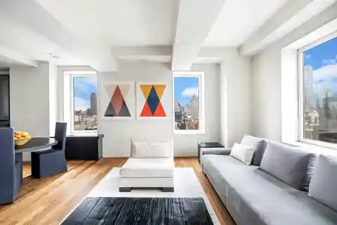 Spacious Two Bedroom Residence in a Dynamic Downtown Neighborhood